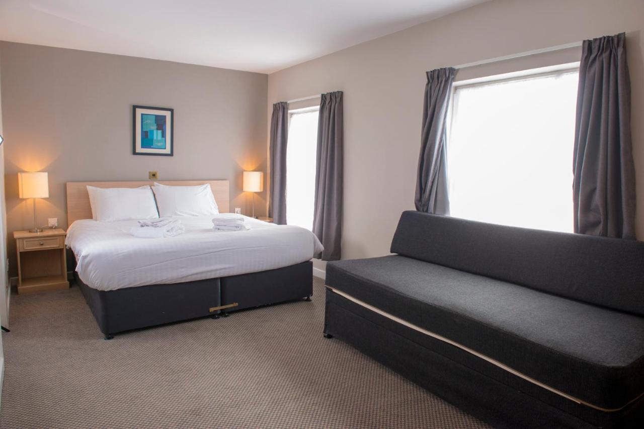 Old Colonial, By Marston's 3*